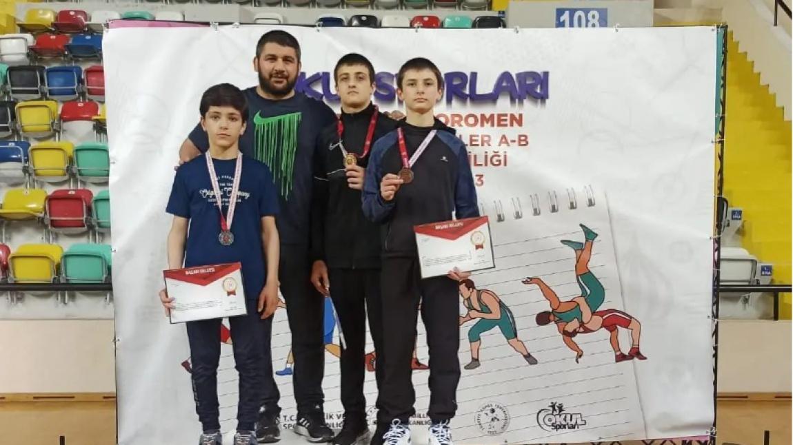 Okul Sporları Yıldızlar Güreş Türkiye Şampiyonası Başarımız